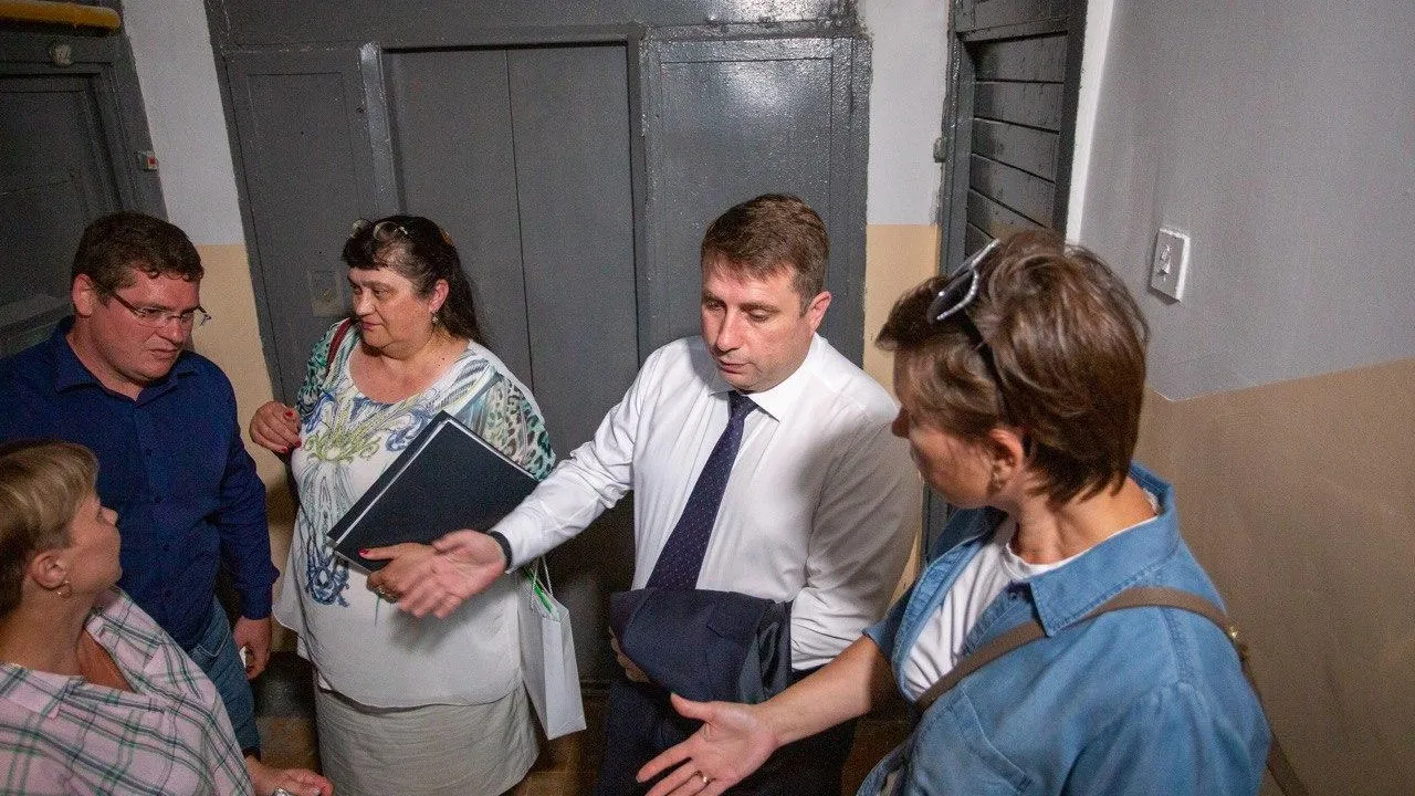 Жители ряда домов в Подольске пожаловались на недостатки ремонта подъездов