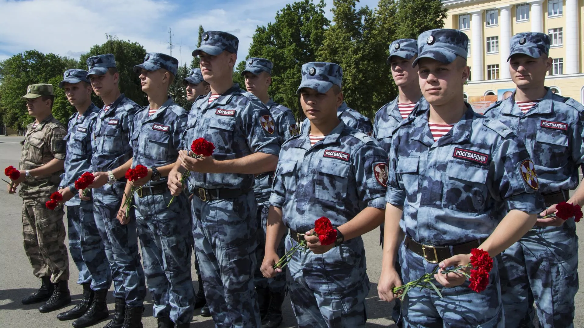 В Балашихе чествовали росгвардейцев, завершивших военную службу