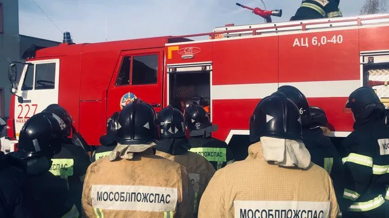 Более 20 пожарных Красногорска подтвердили право работать на спецавтомобилях