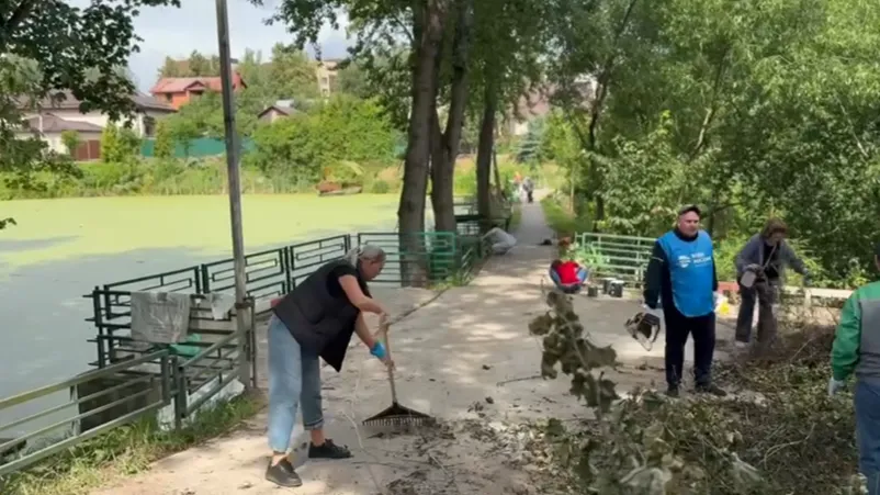 В Ленинском округе провели уборку береговой линии в рамках акции «Вода России»