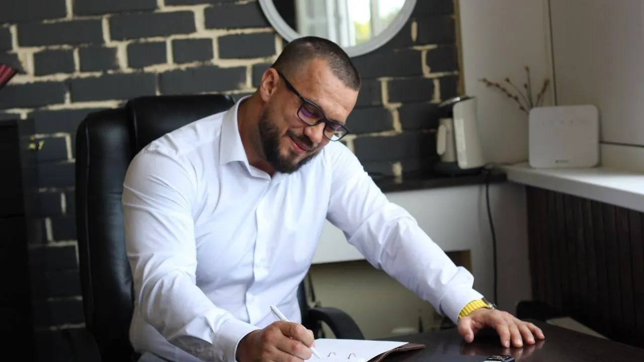 Насиловали женщин и кормили просрочкой: подробности жизни в рехабе «Антонов PRO»