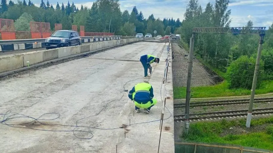 Старое асфальтовое покрытие убрали на путепроводе на Пятницком шоссе в Солнечногорске