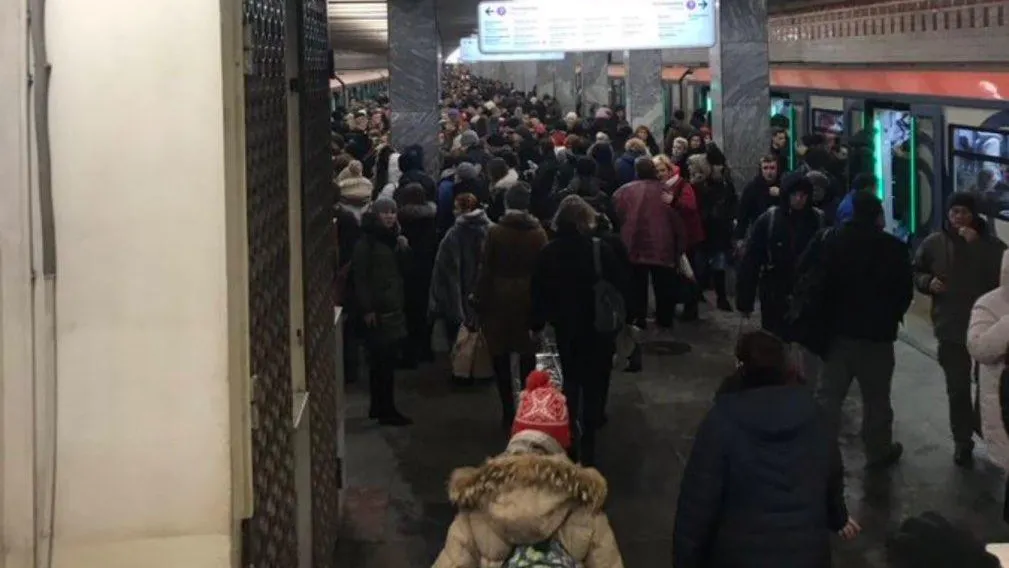Поезда не ходят от станции «Орехово» до «Автозаводской» на «зеленой» ветке метро