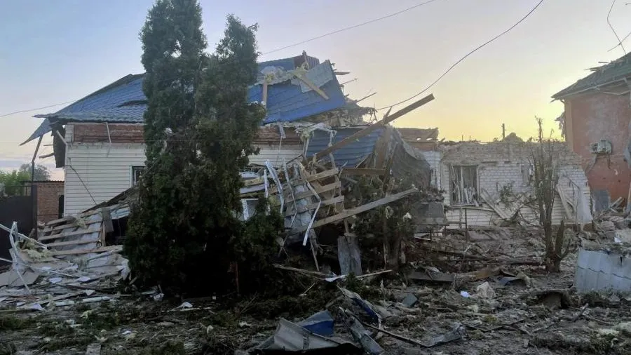 Мародеры ВСУ обносят частные дома в селе Гончаровка Курской области