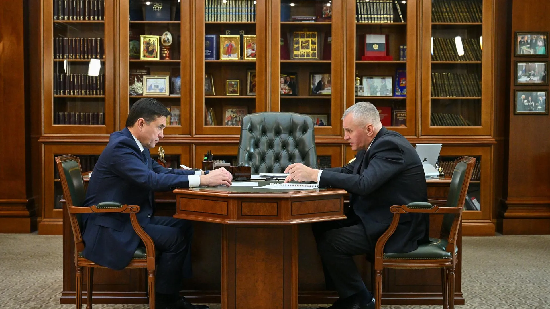 Глава Фрязина рассказал Андрею Воробьеву о развитии образования и медицины