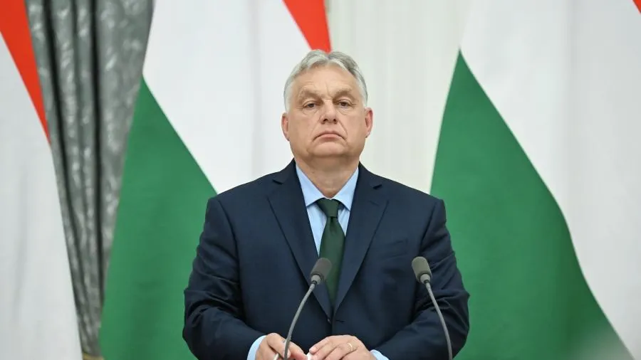 Орбан: на меня Меркель кричала больше, чем жена