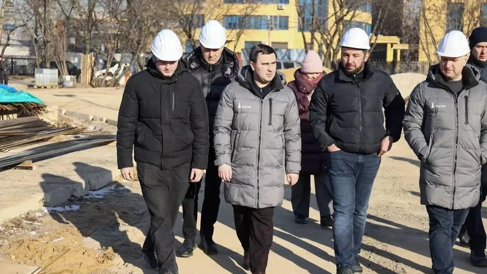 Глава Реутова провел выездное совещание на реконструкции стадиона «Старт»