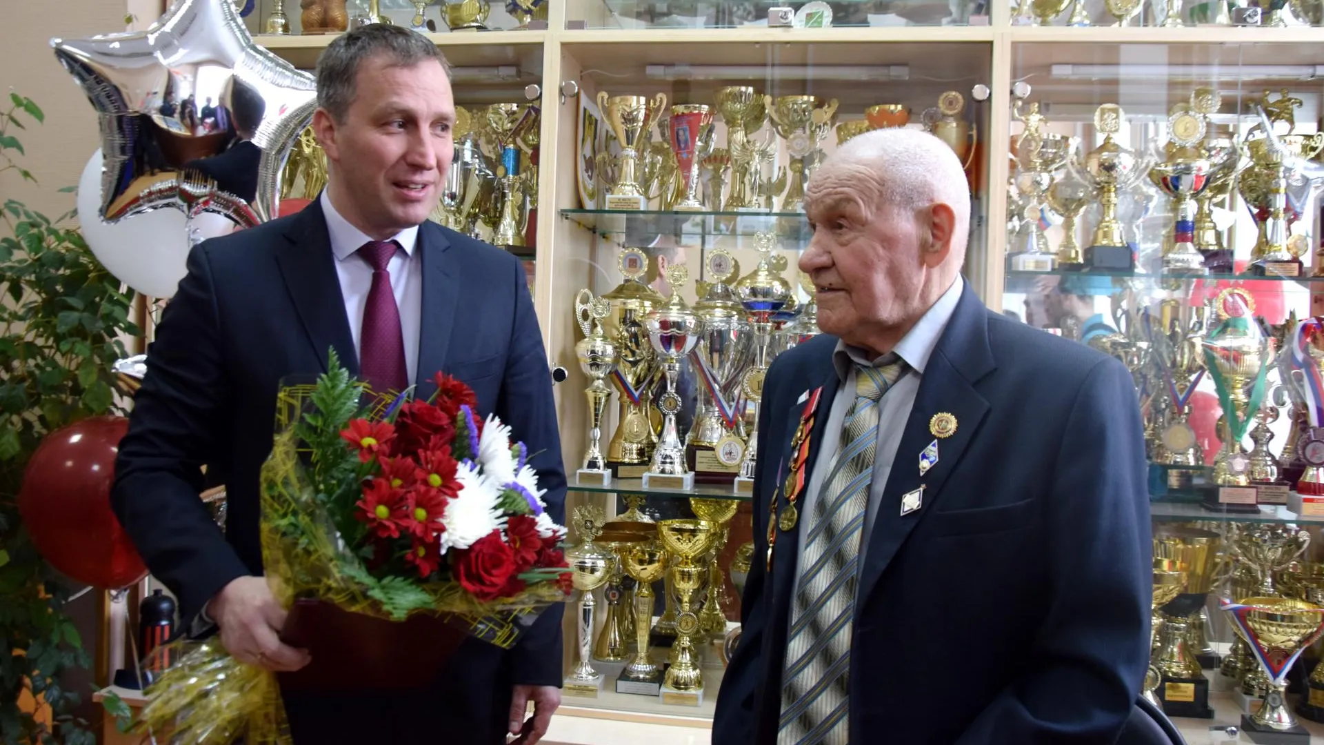 Глава Наро‑Фоминского округа поздравил с 90‑летием тренера Николая Афанасьева