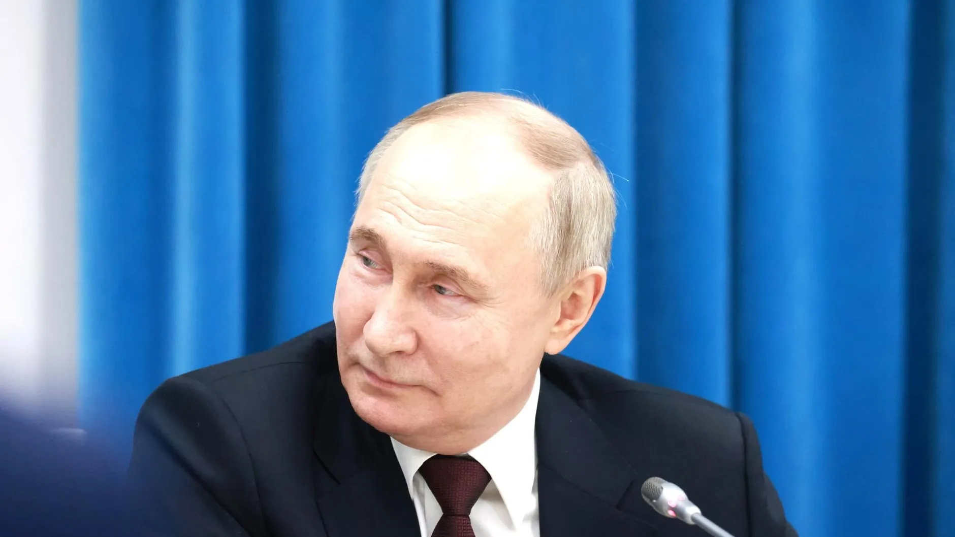 Путин признался, что практически не употребляет алкоголь