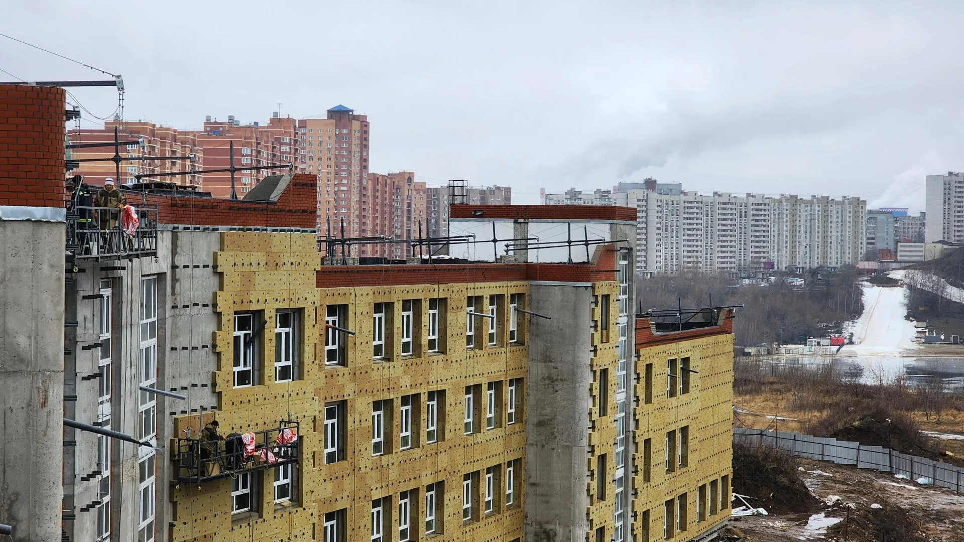 Реконструкцию школы № 7 в Дзержинском закончат к 1 сентября