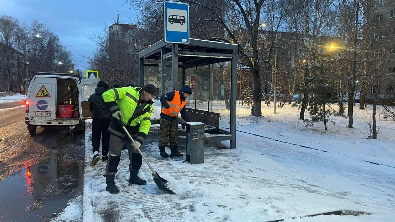 Дорожные службы Люберец круглосуточно проводят уборку улично-дорожной сети