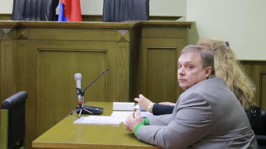 Бывший водитель Андрея Разина дал показания по делу о мошенничестве