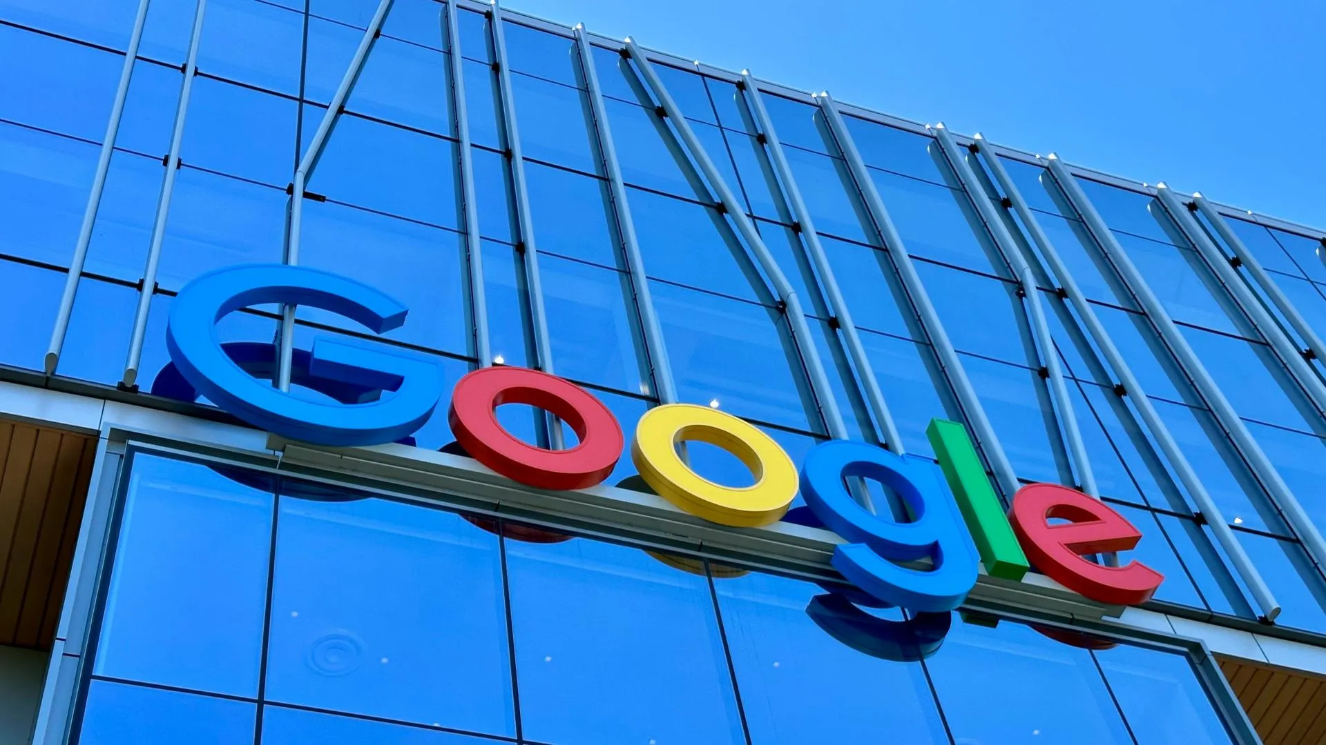 Блокировка Google в России: насколько реальна, какие сервисы может затронуть и как к ней подготовиться