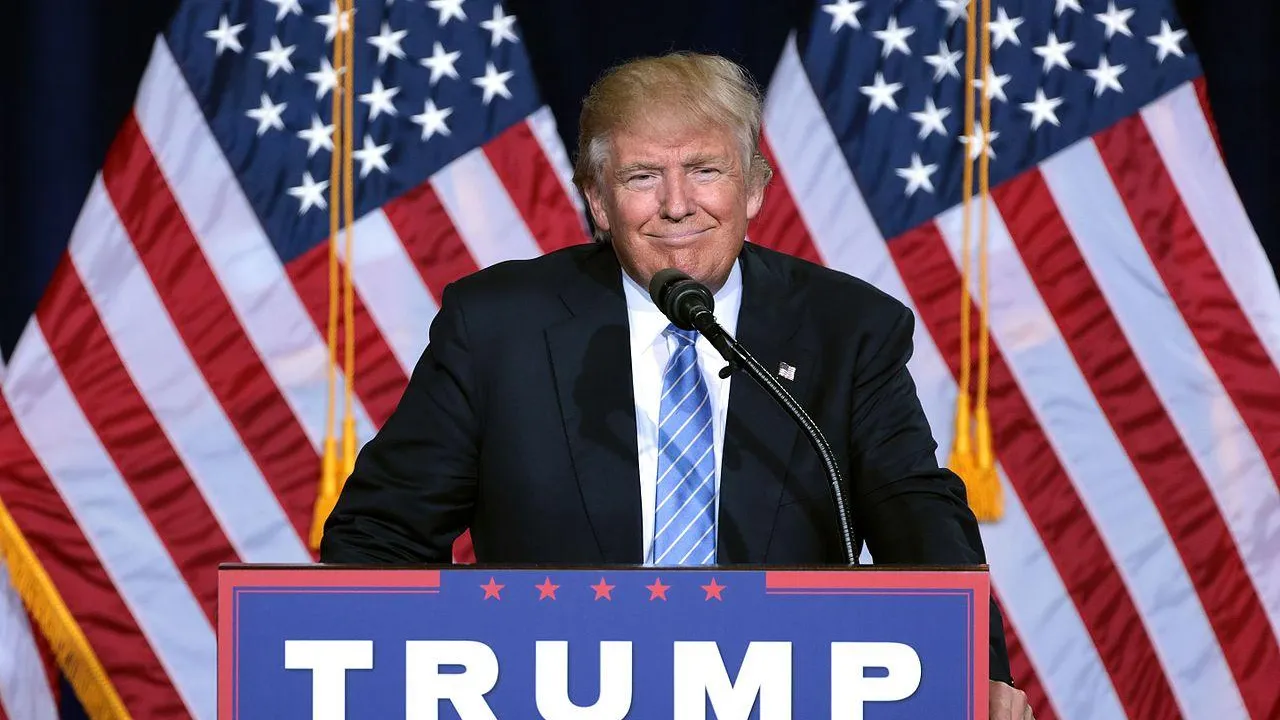 Трамп заявил, что с любовью относится к России