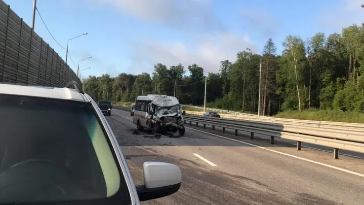 Авария с участием маршрутки и КамАЗа произошла на автодороге Южный обход в Подольске