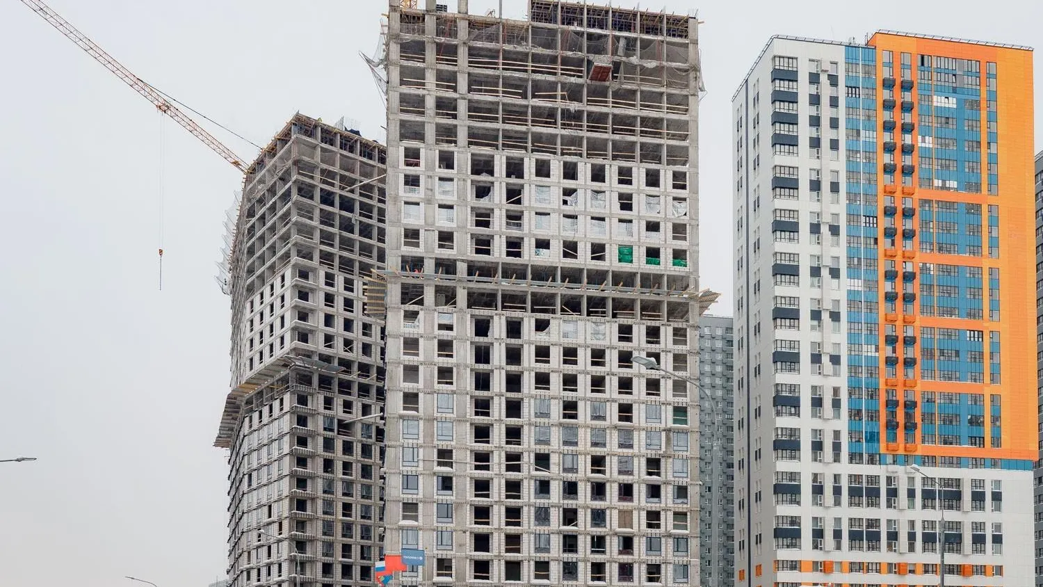 В Подмосковье завершают монолит трех корпусов ЖК «Скай Спутник»