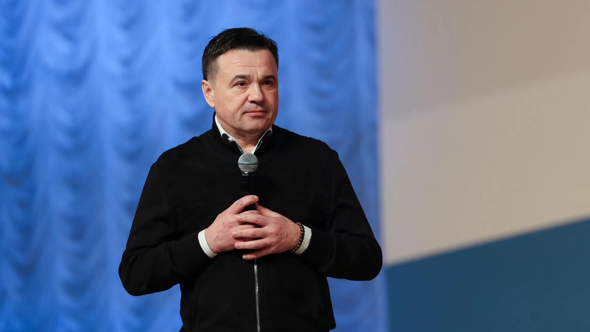 Андрей Воробьев: желаю нашей молодежи быть решительной и сильной