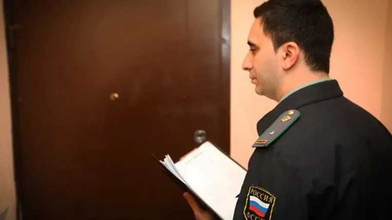 Рейд по взысканию долгов за услуги ЖКХ провели по 10 адресам в Балашихе