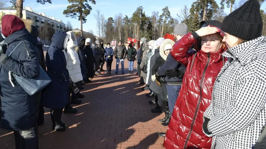 Участники флешмоба в Балашихе выстроились в виде букв ZA в поддержку российских войск