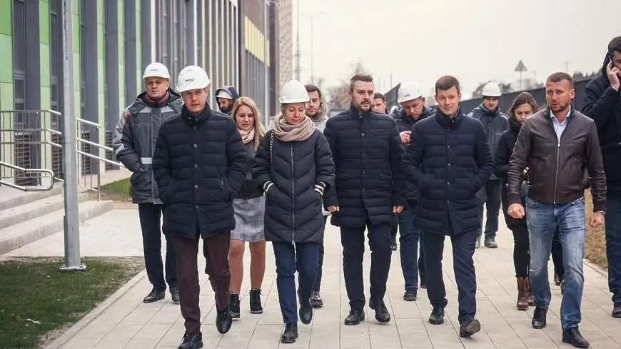 Глава Балашихи оценил темпы строительства школы в ЖК «Новоград‑Павлино»