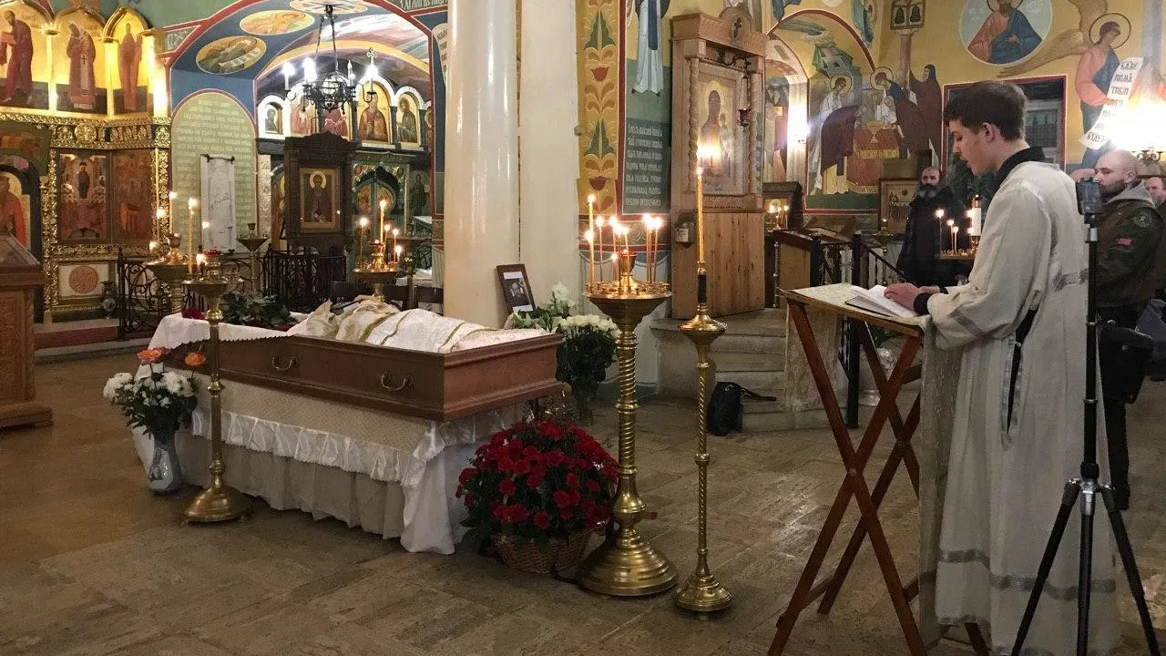 Службу по протоиерею Всеволоду Чаплину начали в столичном храме