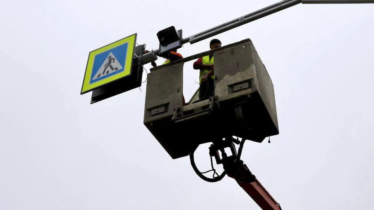 Дорожники отремонтировали светофоры в 10 округах Подмосковья