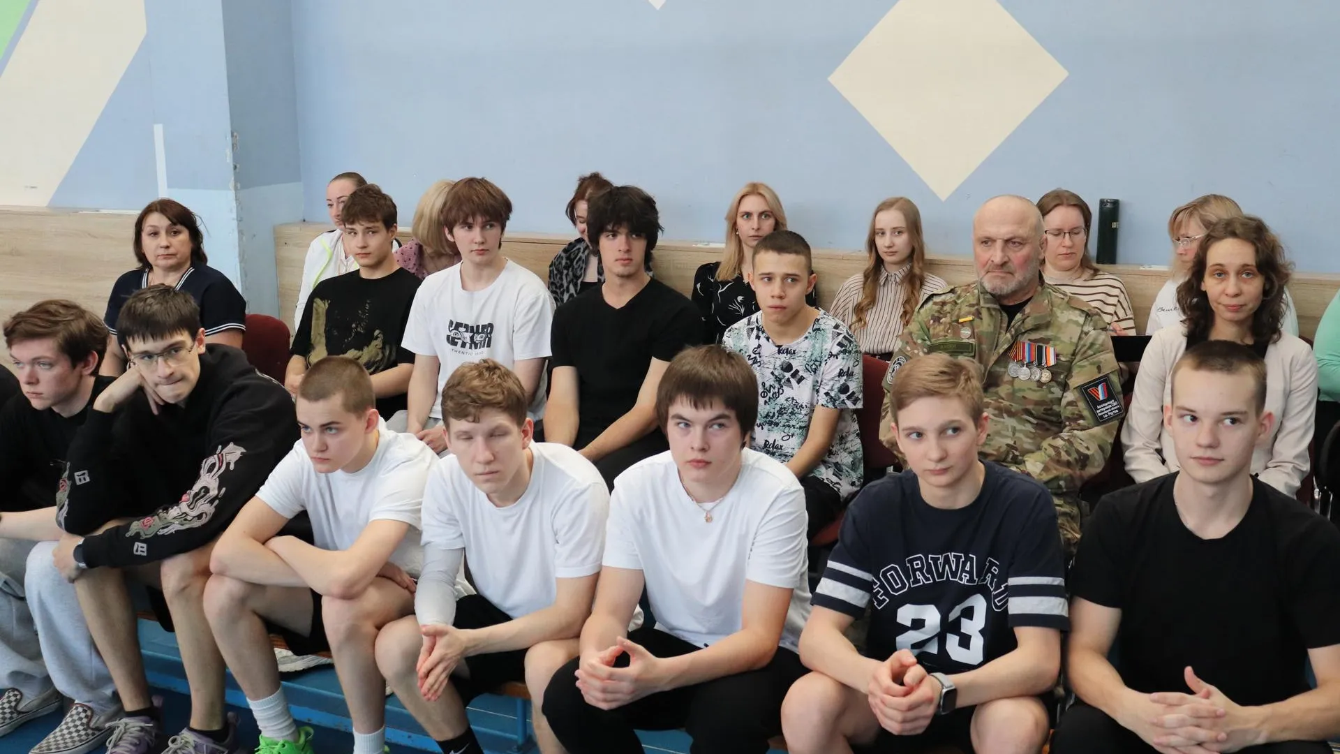 Школьники Реутова сдали нормативы ГТО на патриотической встрече