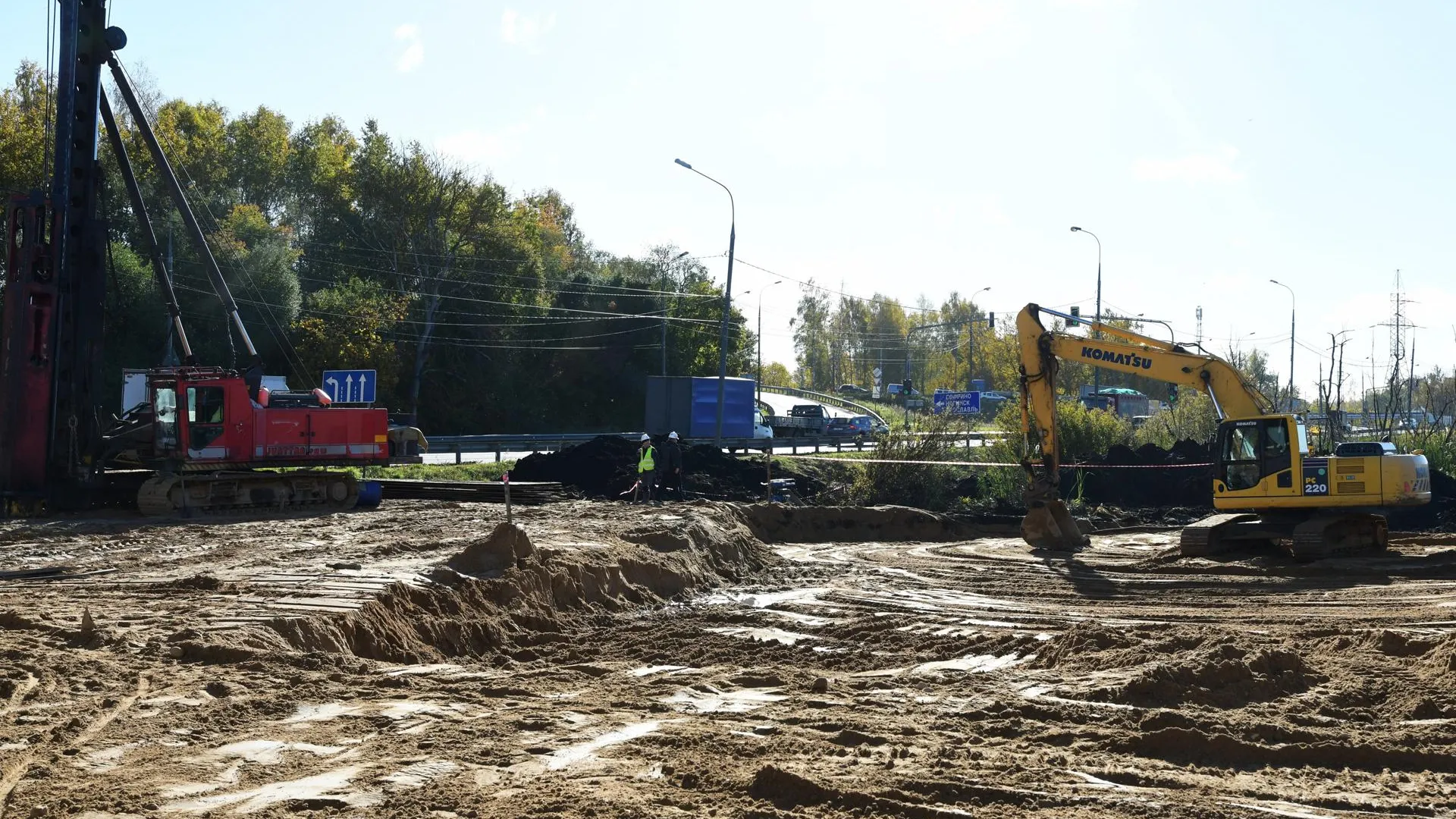 В Дмитровском округе строят транспортную развязку у деревни Варварино