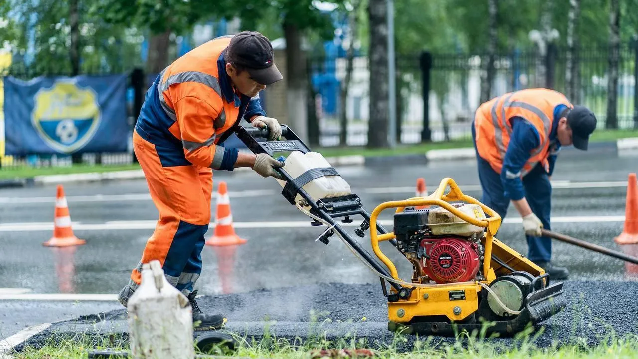 Дорожники Подмосковья приступили к третьему циклу уборки дорожной сети