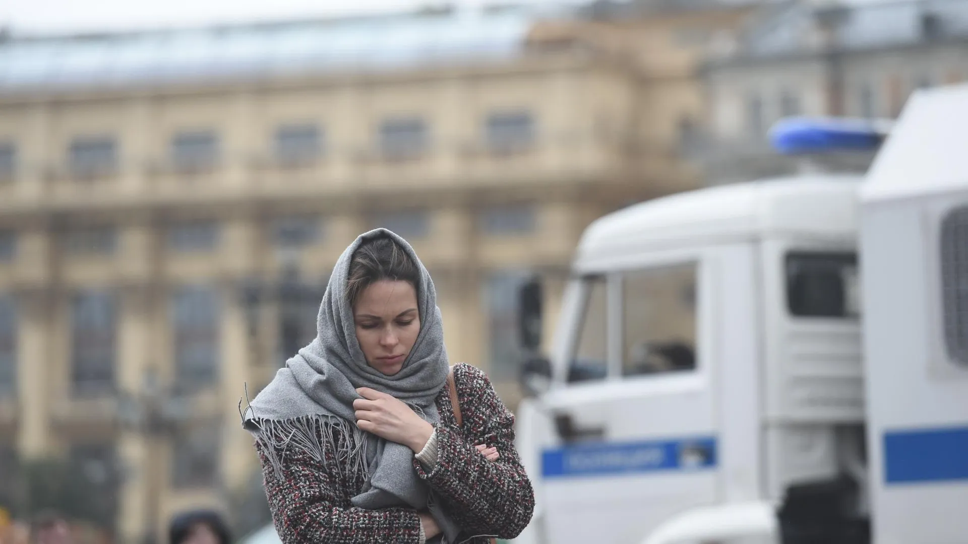 «Желтый» уровень опасности из‑за ветра продлили в Московском регионе на 23 ноября