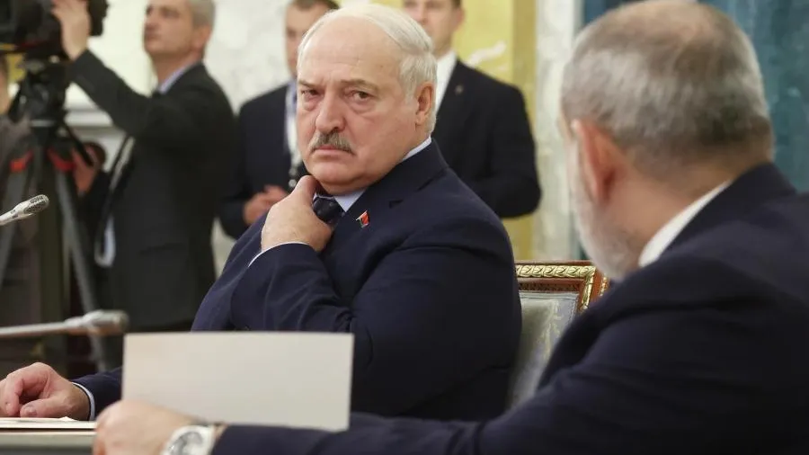 Пашинян и Лукашенко поспорили на саммите ЕАЭС из-за формата участия Армении