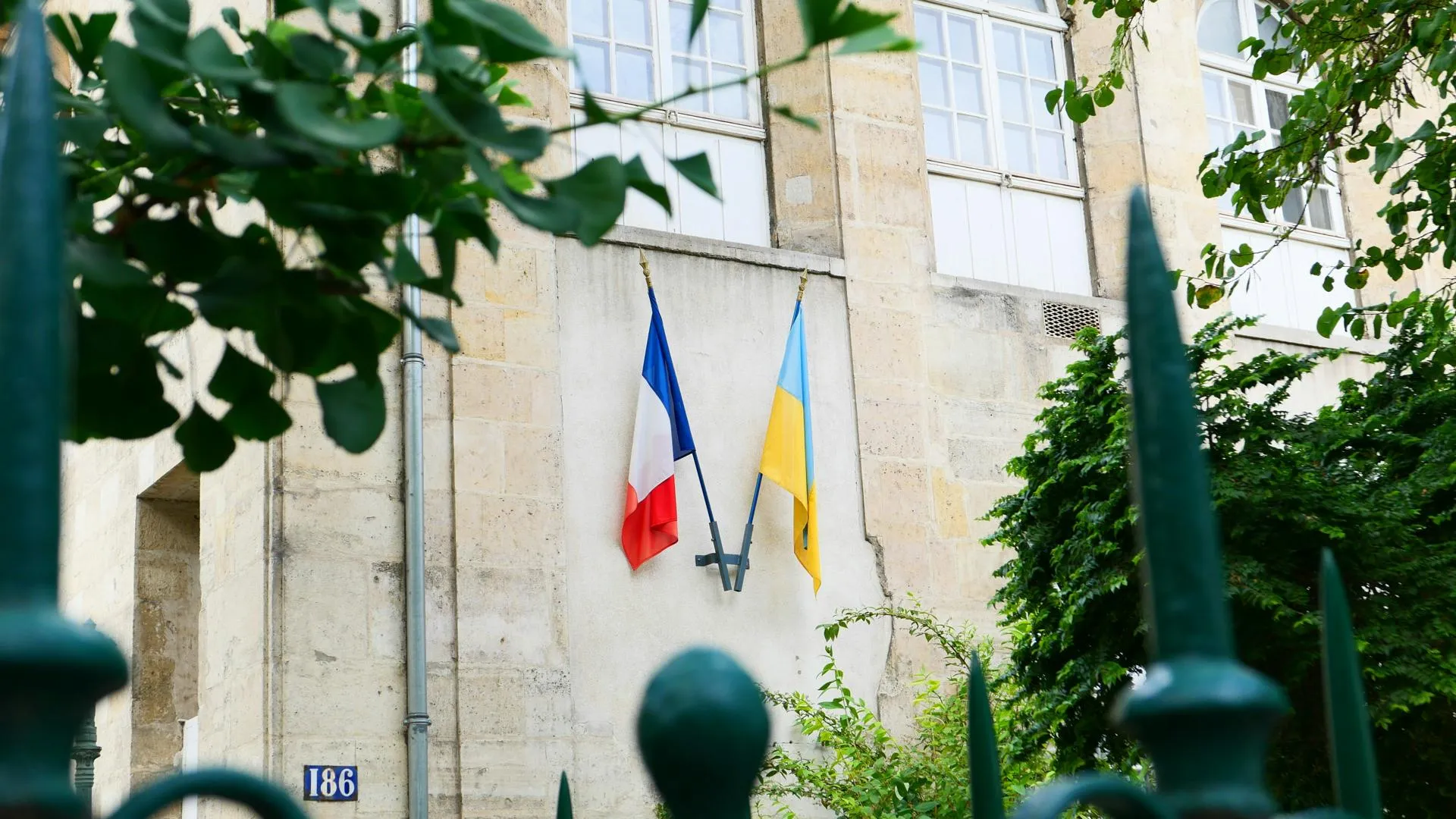 Фицо: размещение военных на Украине будут обсуждать в Париже