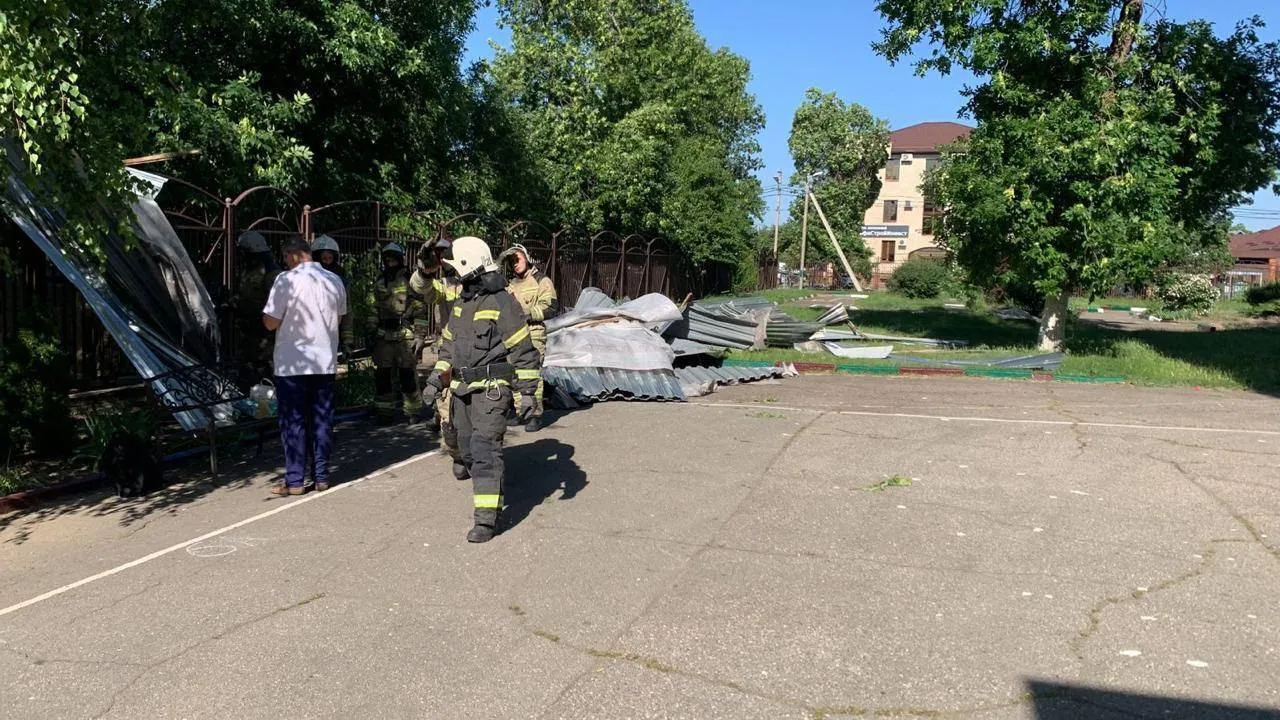 Почти всех пострадавших после срыва кровли школы в Краснодаре отпустили домой