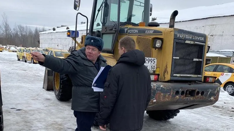 В Раменском округе выявили 2 поддельных удостоверения на право владения спецтехникой