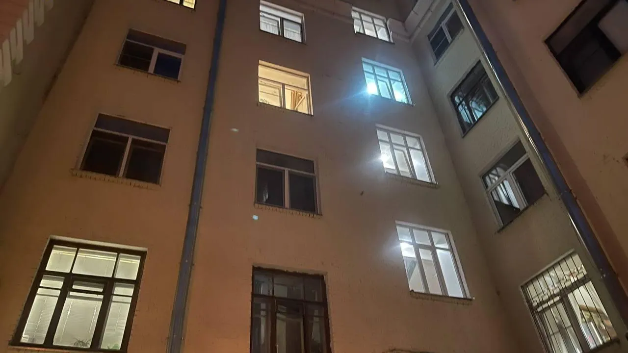 Столичная прокуратура расследует падение мальчика из окна