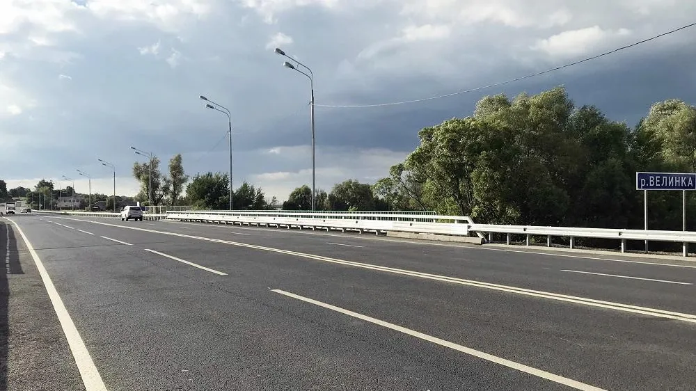 В Подмосковье досрочно завершили реконструкцию моста через реку Велинку