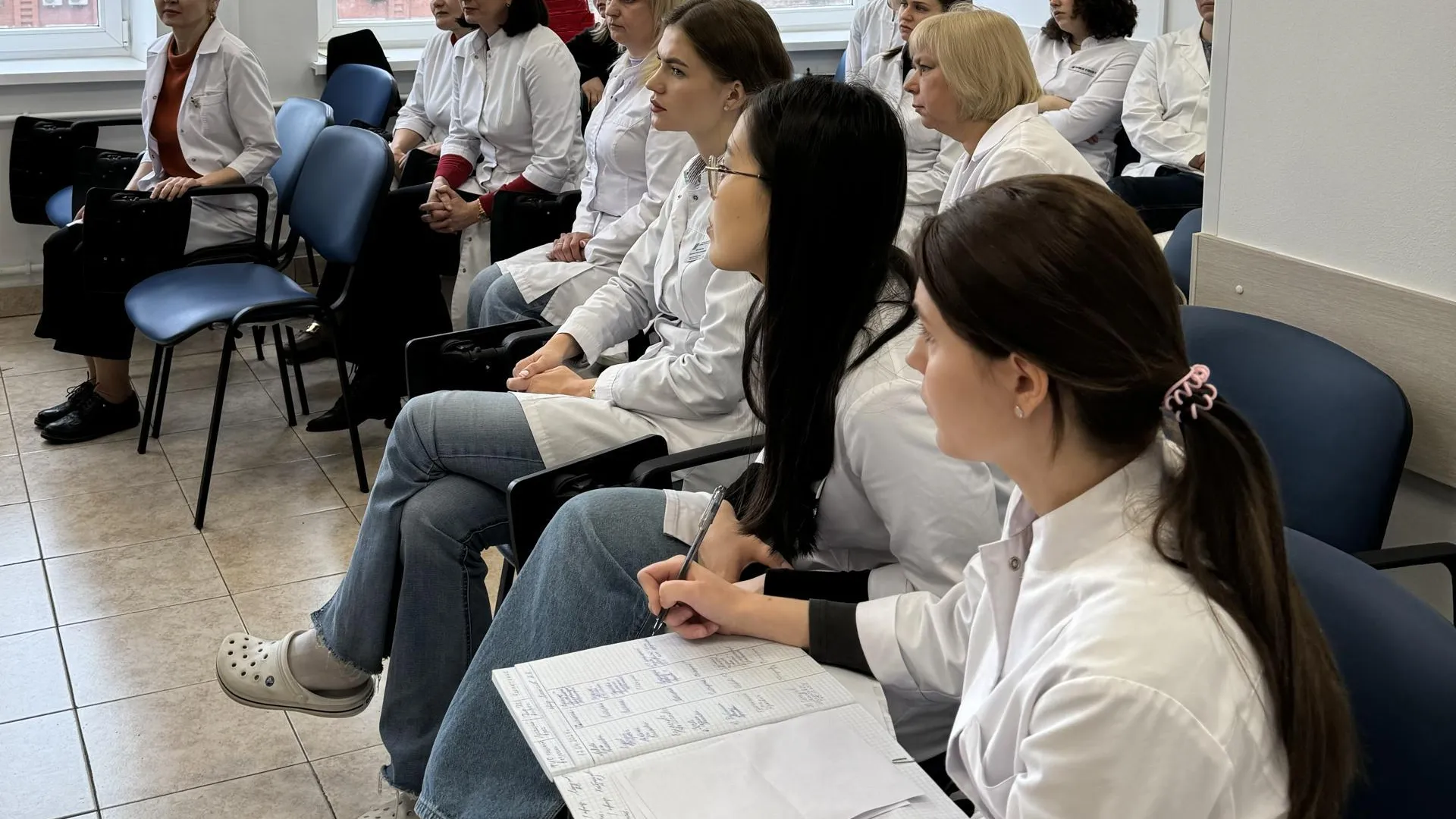 Профессор МОНИКИ проконсультировал пациентов кожно-венерологического диспансера