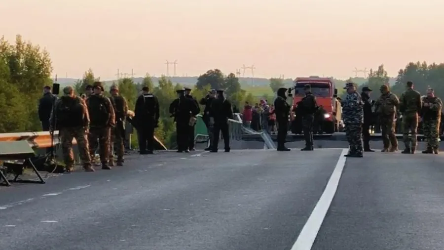 Развожаев назвал подрыв моста и крушение поезда в Брянской области актом террора