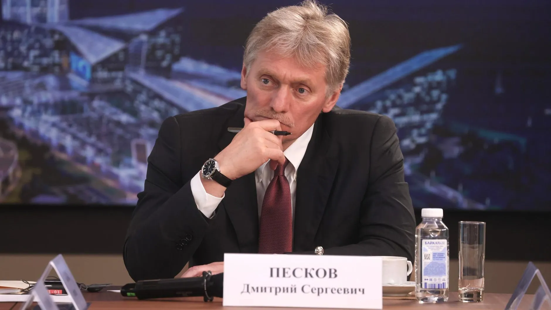 Песков: Россия крайне негативно оценивает решение США вооружить «Азов»*