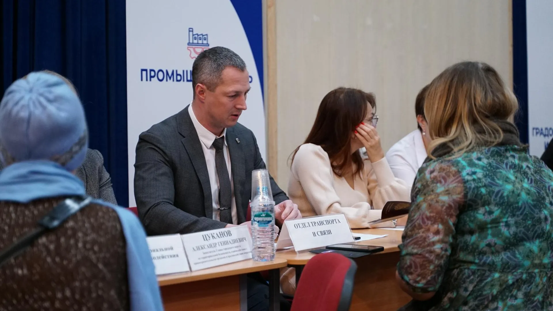 В Старых Химках прошла выездная администрация