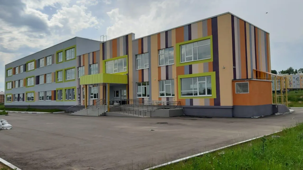 За неделю в Подмосковье ввели в эксплуатацию школу, лечебный корпус больницы и ФОК