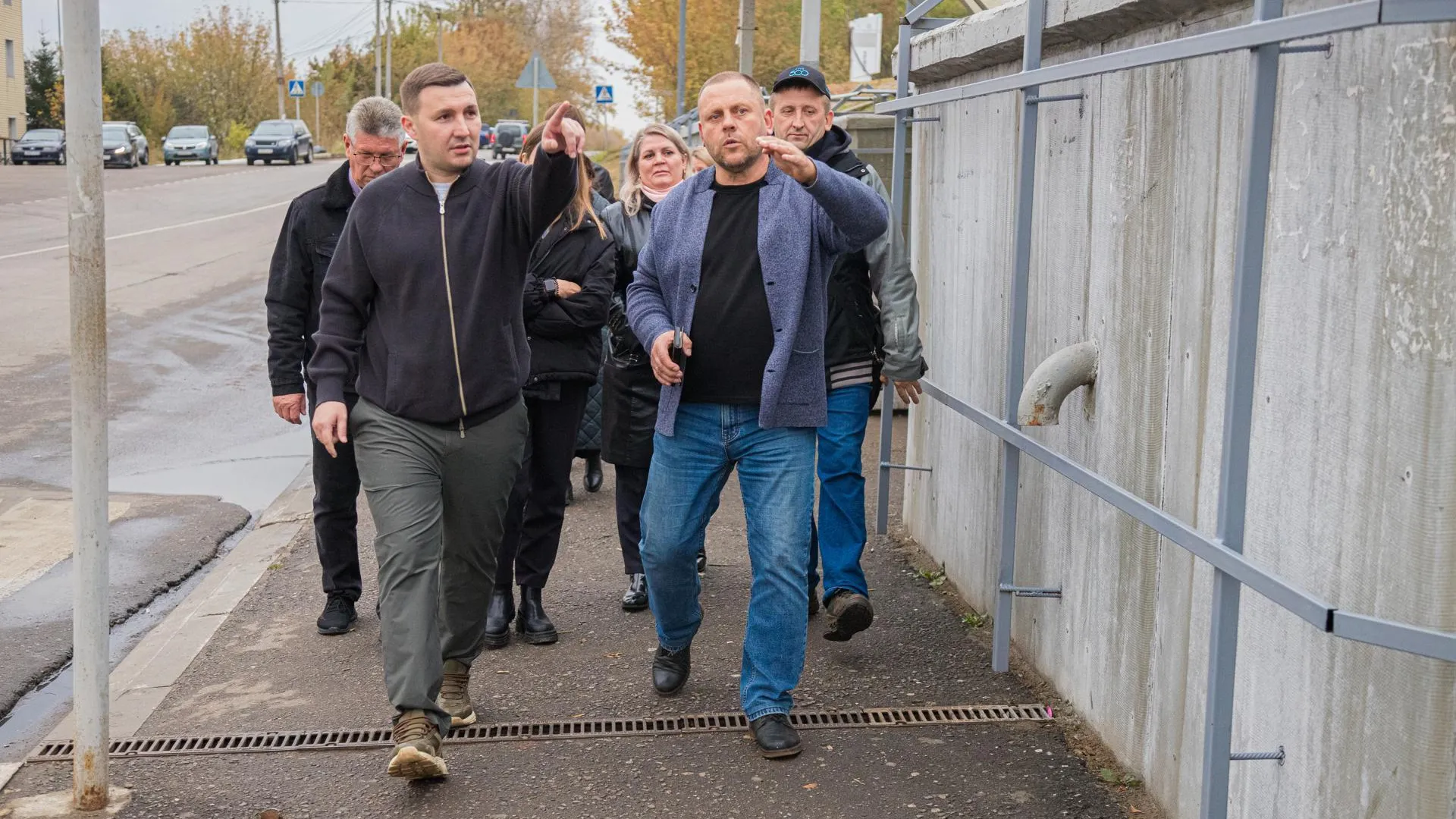 В Кашире обновляют подпорную стену на въезде в город