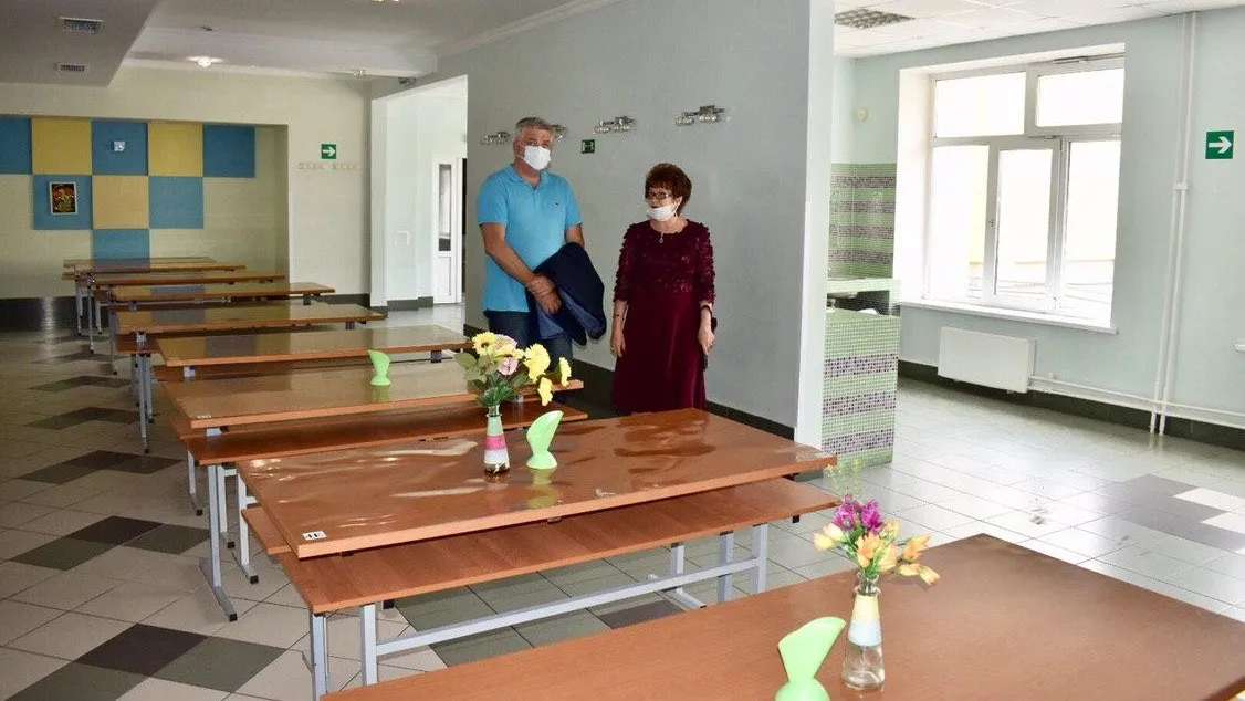 Около 150 тыс руб выделили школе №16 Балашихи на приобретение новых столов