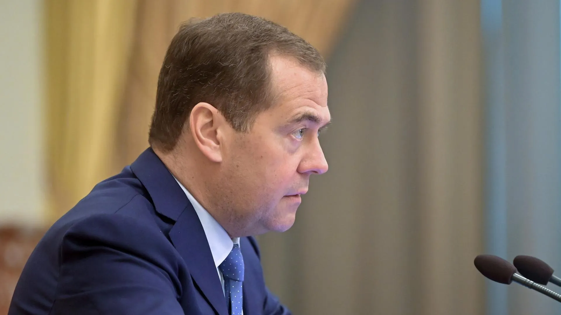 Медведев предупредил об опасности на фоне болезни Остина и оговорок Байдена
