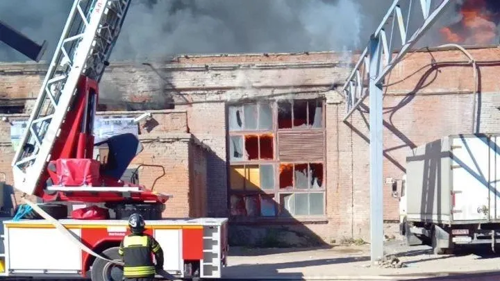 В Химках МЧС ликвидировали пожар площадью 3 000 «квадратов»