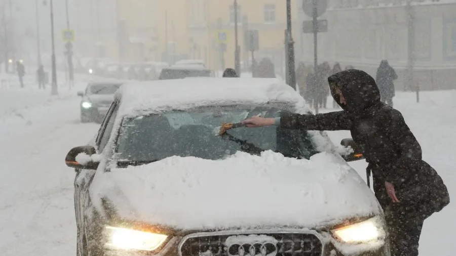 Спирт и теплая вода: что делать, если замерз замок в автомобиле