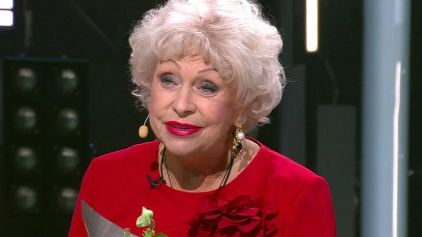 Вдову Караченцова госпитализировали из-за риска повторного инсульта