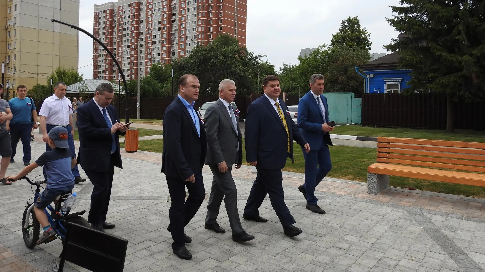 Глава Подольска торжественно открыл бульвар на улице 50 лет ВЛКСМ