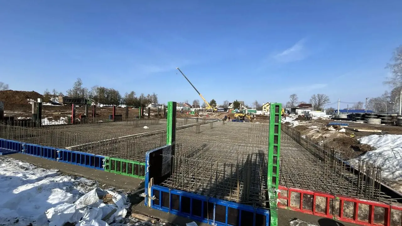 В Кашире начали заливать фундамент ледовой арены
