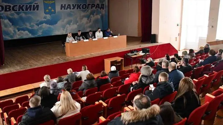 В Жуковском прошла встреча с жителями 14 аварийных домов